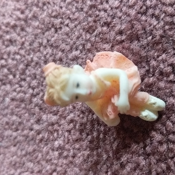 11 Small Ballerina Figurines - Picture 10 of 12